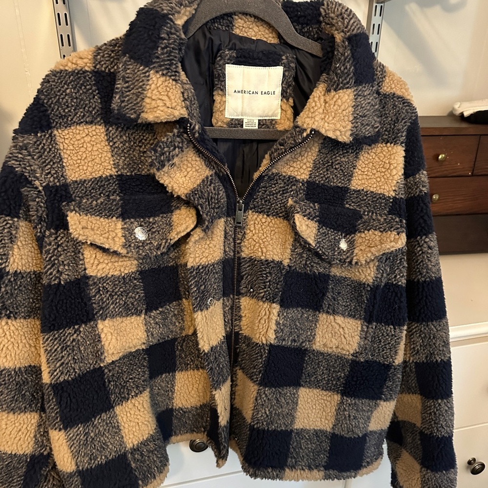 American Eagle jacket. Hardly worn. Super soft. Smoke free and pet free home